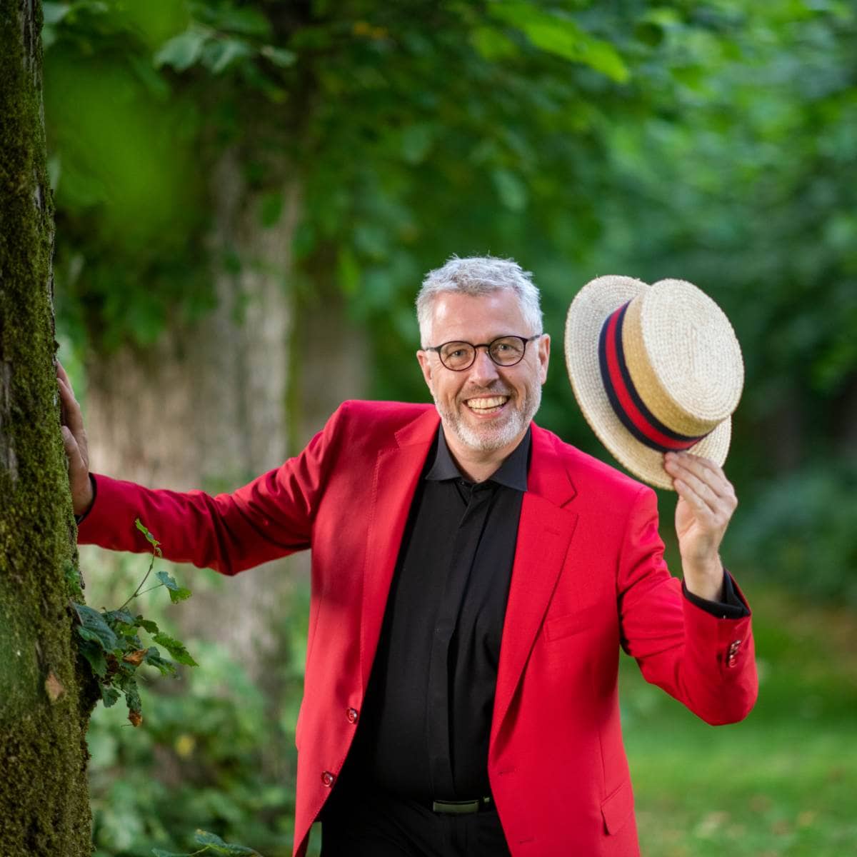 Peter Maler fra Gjøl - natur, holder sin hat