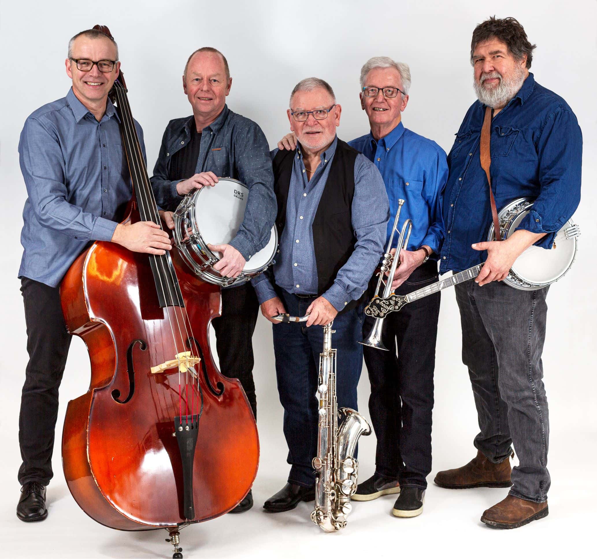 hvid væg band med instrumenter