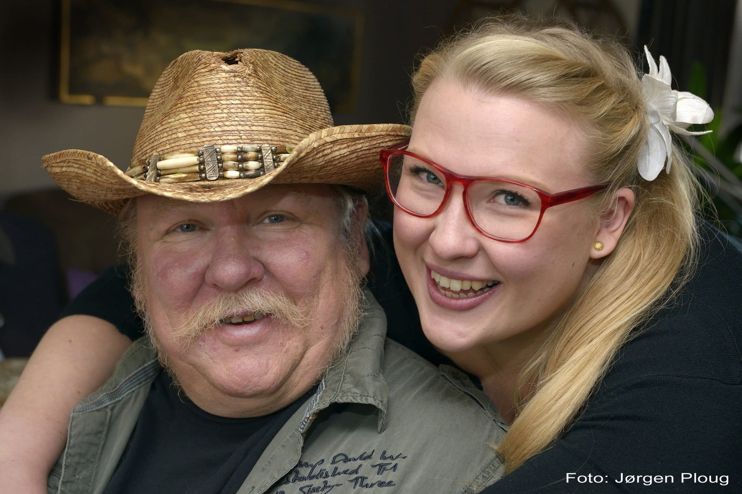 Bibbi & Snif med hat og hårpynt