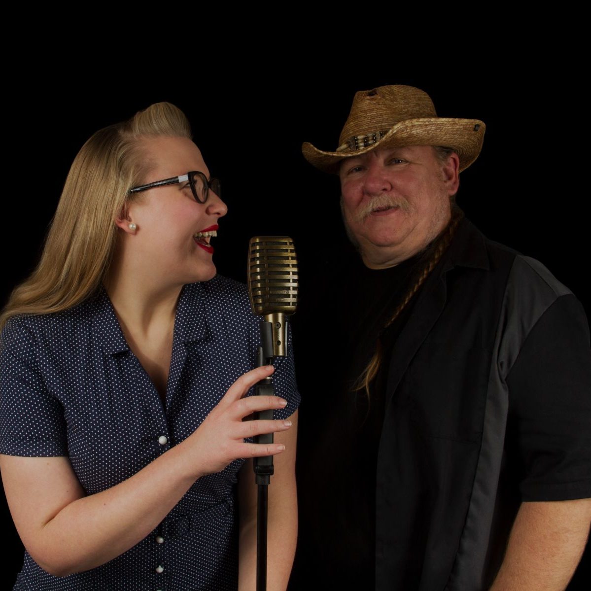 Bibbi & Snif ved mikrofon