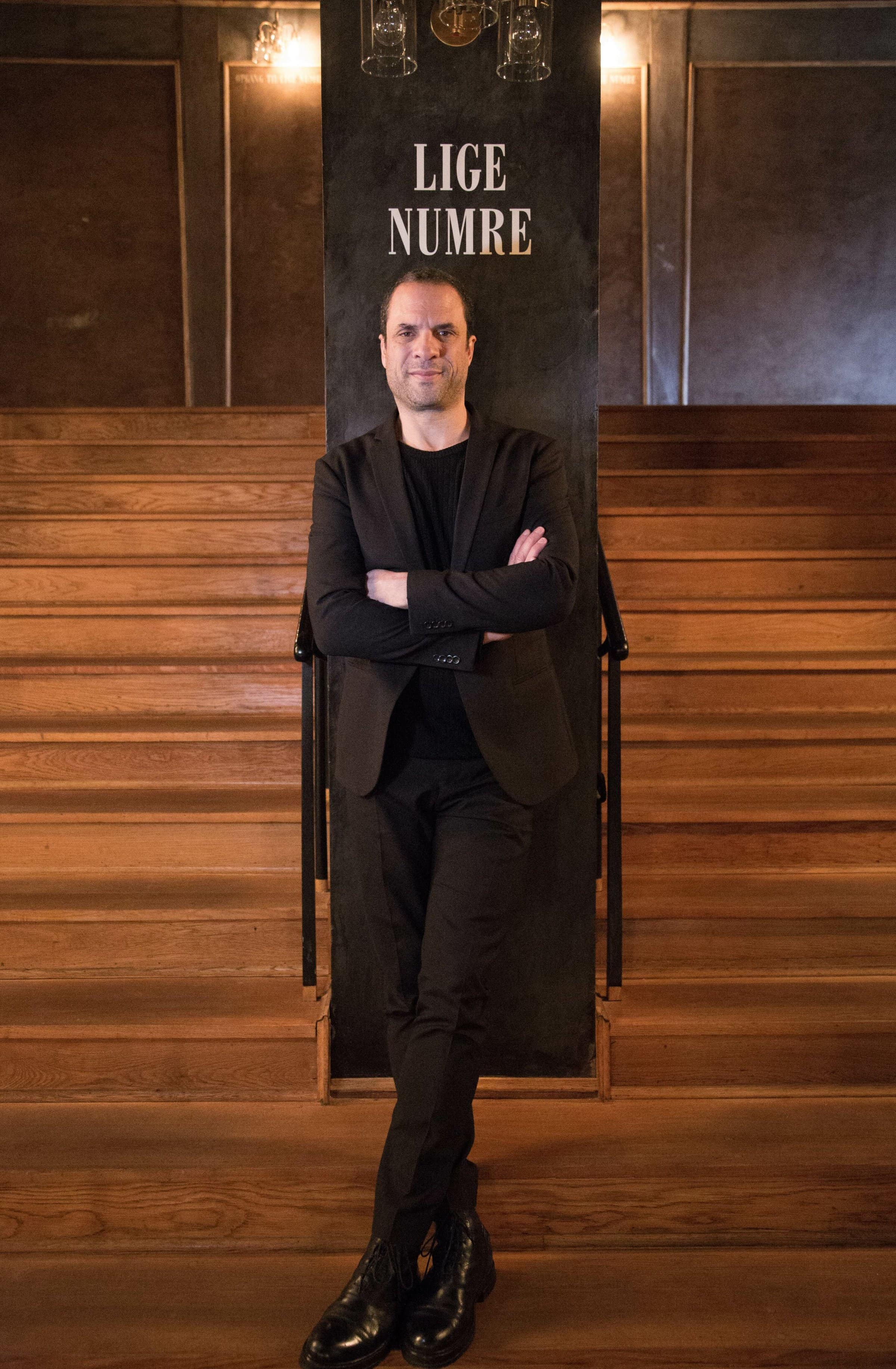 Bobo Moreno indendørs.3