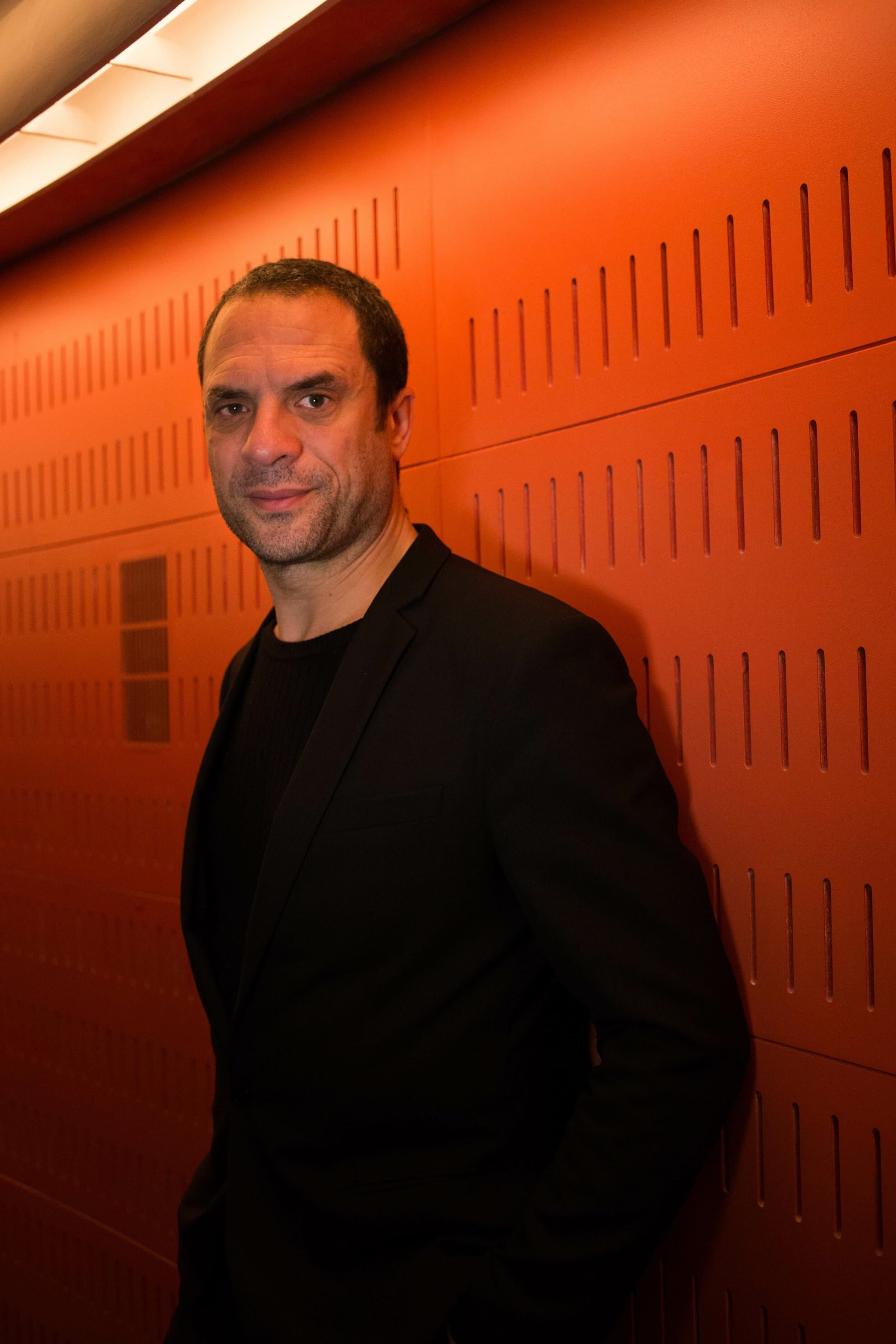 Bobo Moreno foran orangevæg.3