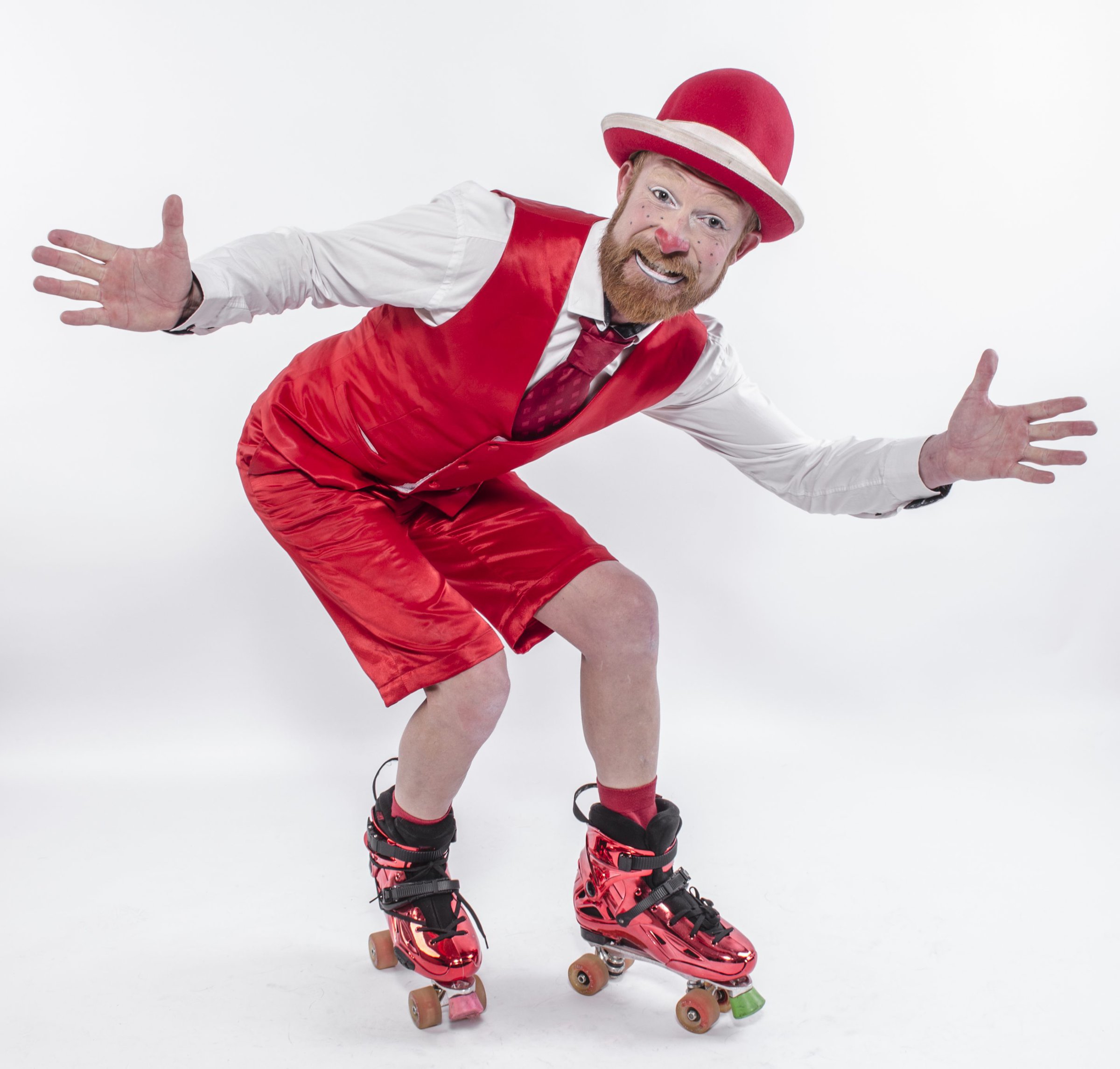 Mr. Big ruller ud iført rødt tøj