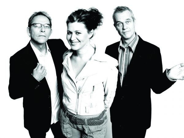 Danser med Drenge kvadratisk med hvid baggrund