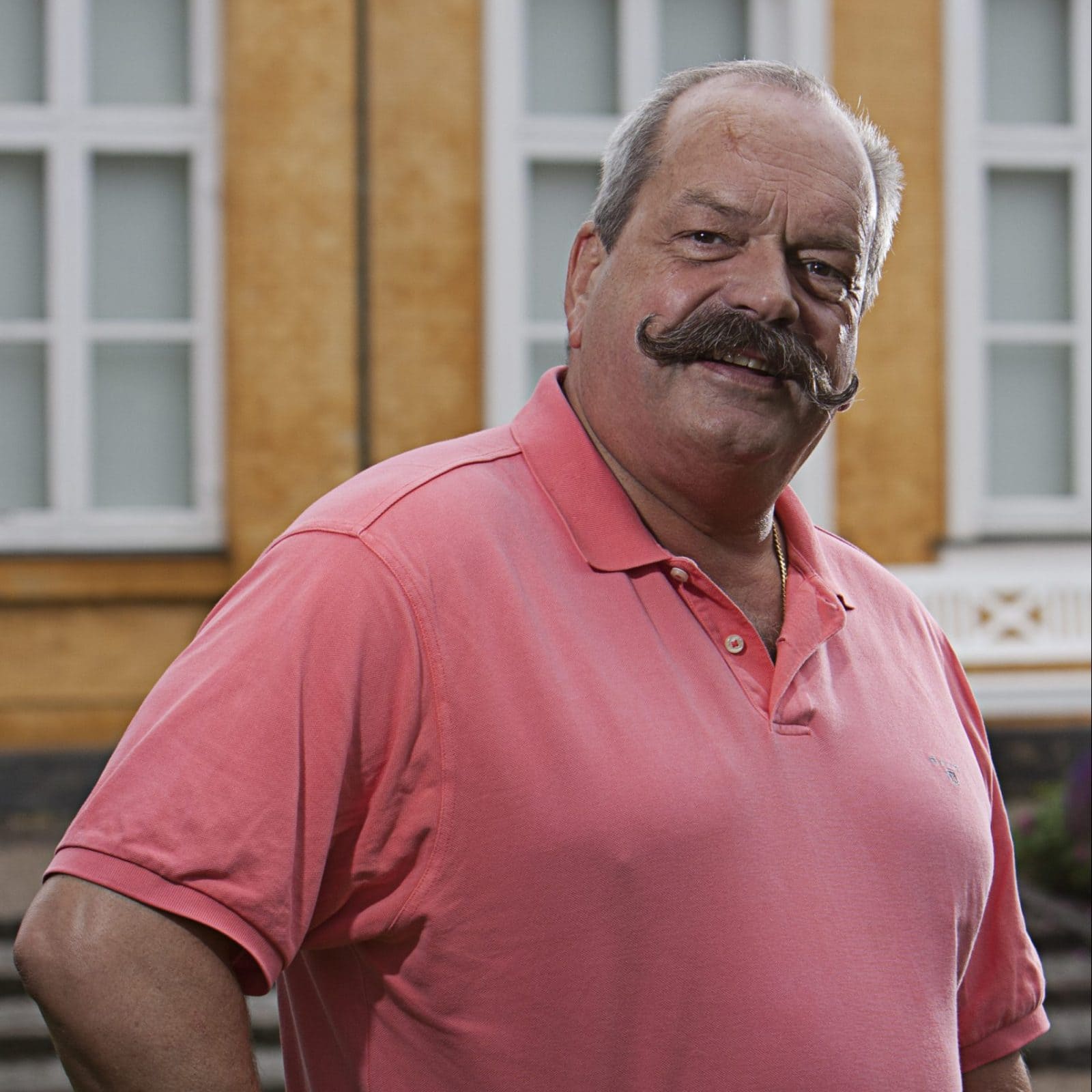 Flemming Krøll i lyserød polo