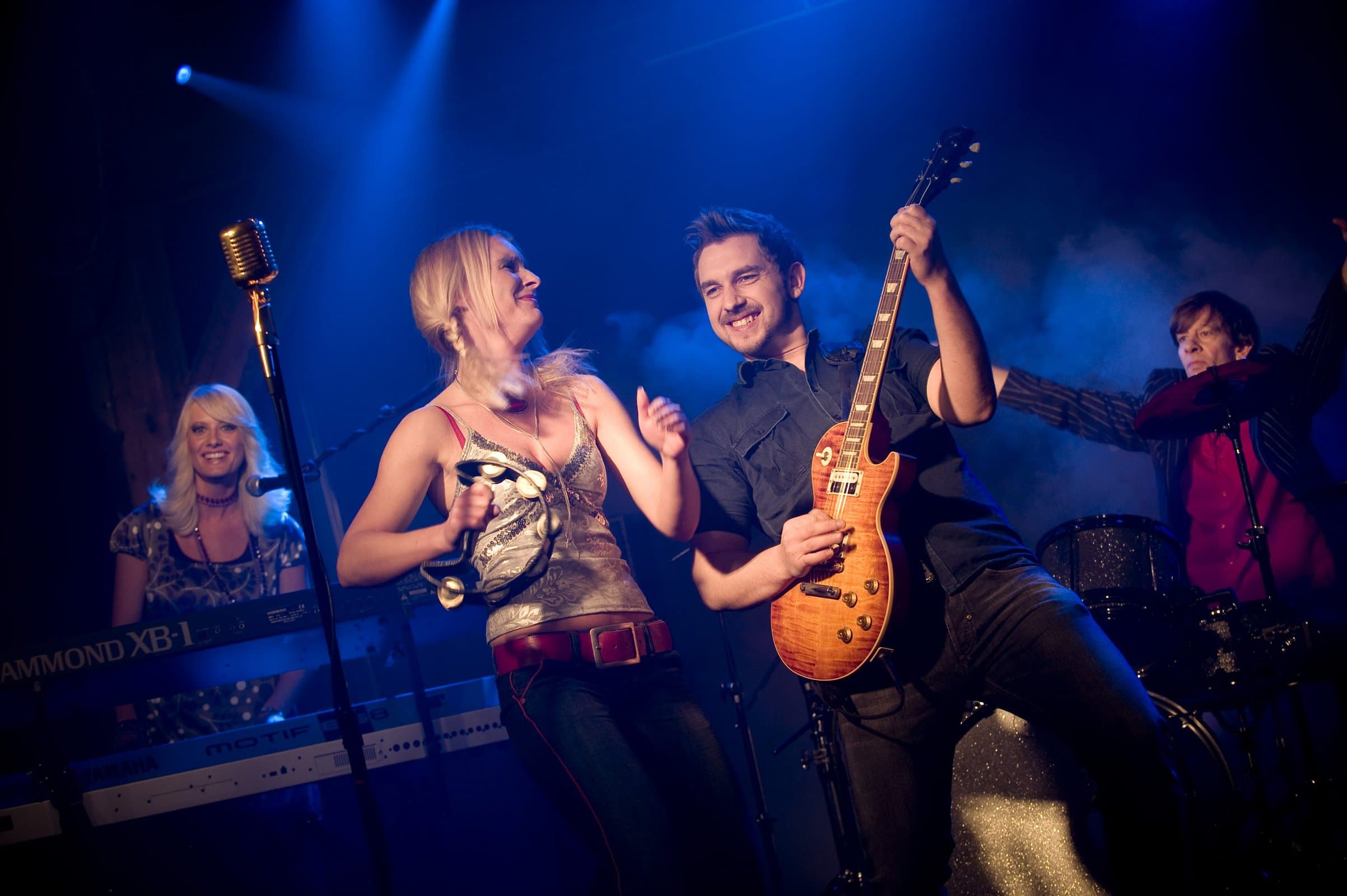 Foxx Dance Band fire personer - coverbillede