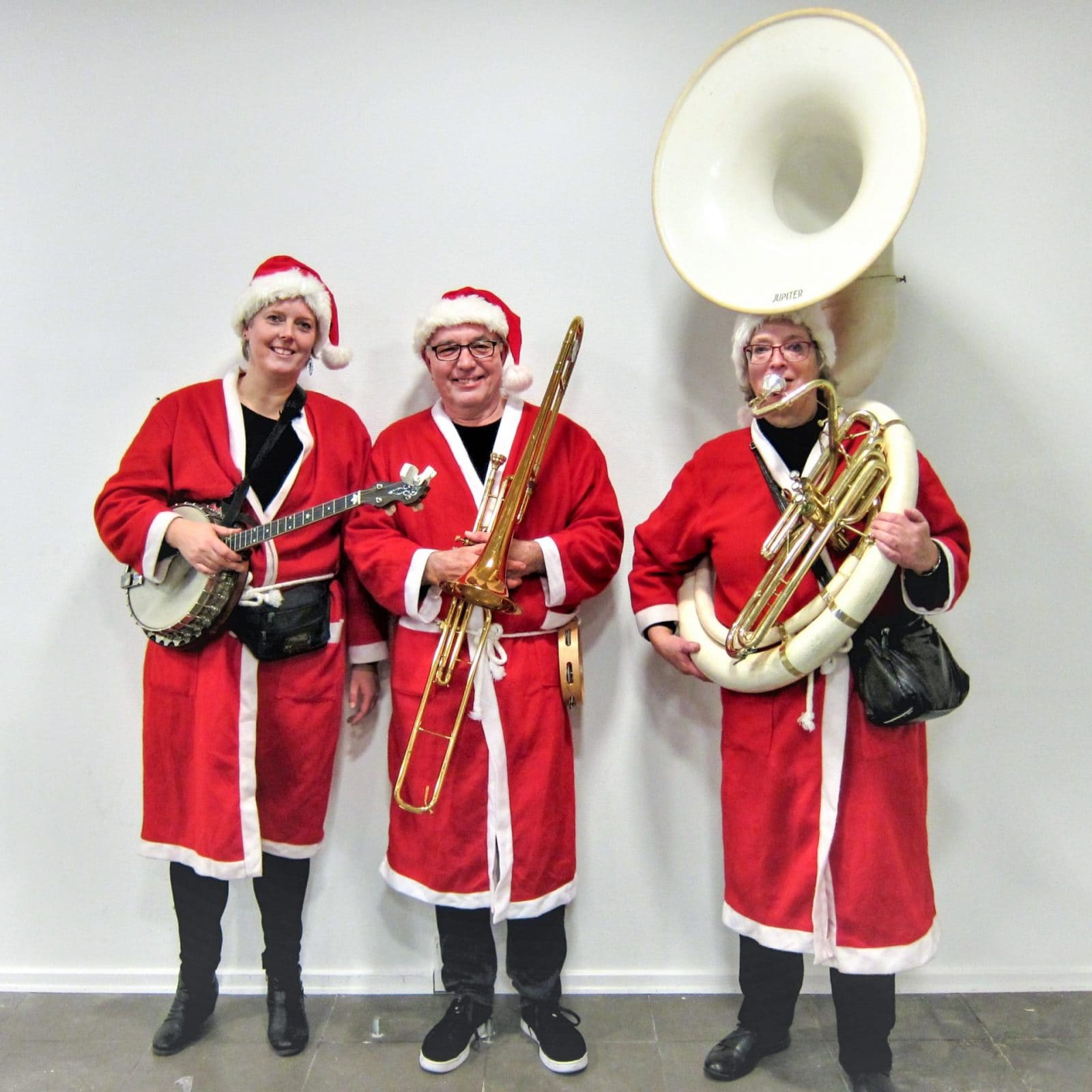 Jensens Julejazz i nissetøj med instrumenter