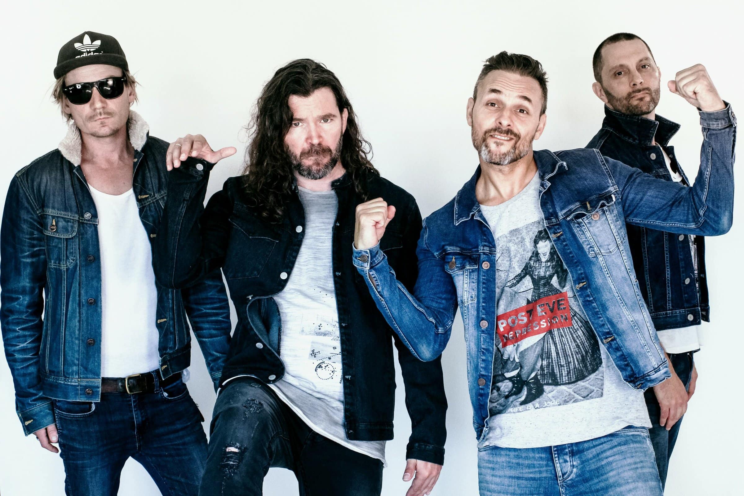 Johnny Deluxe iført denimtøj