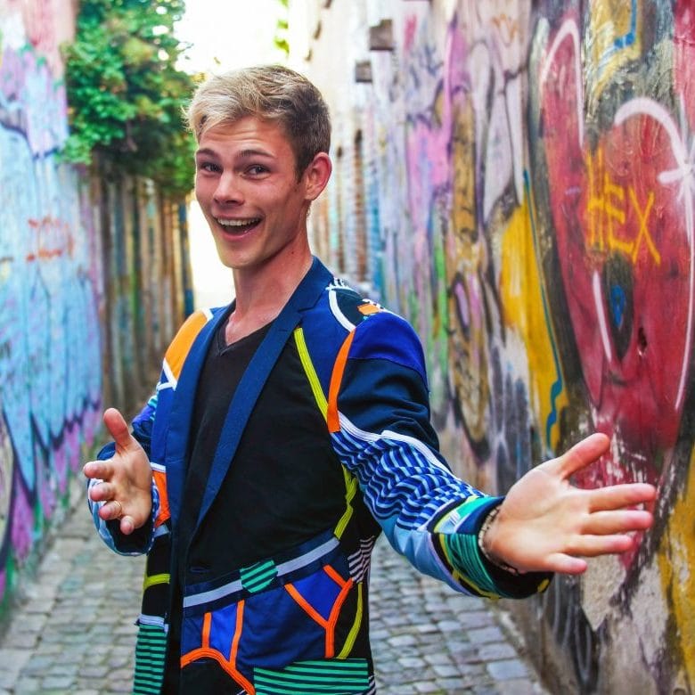 Mikkel Rugholm stående grafittiområde