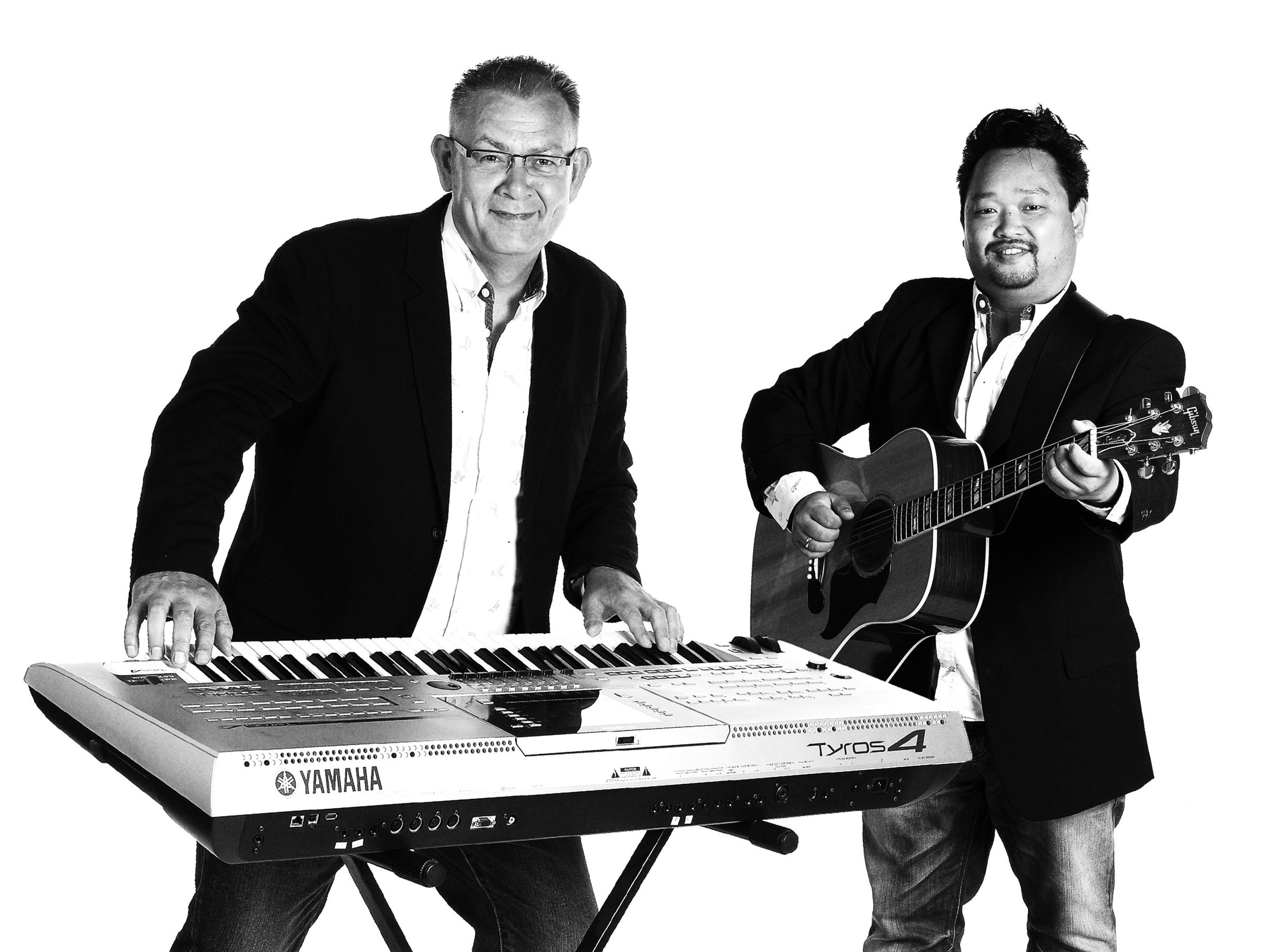 Morten Bech to personer spiller musik