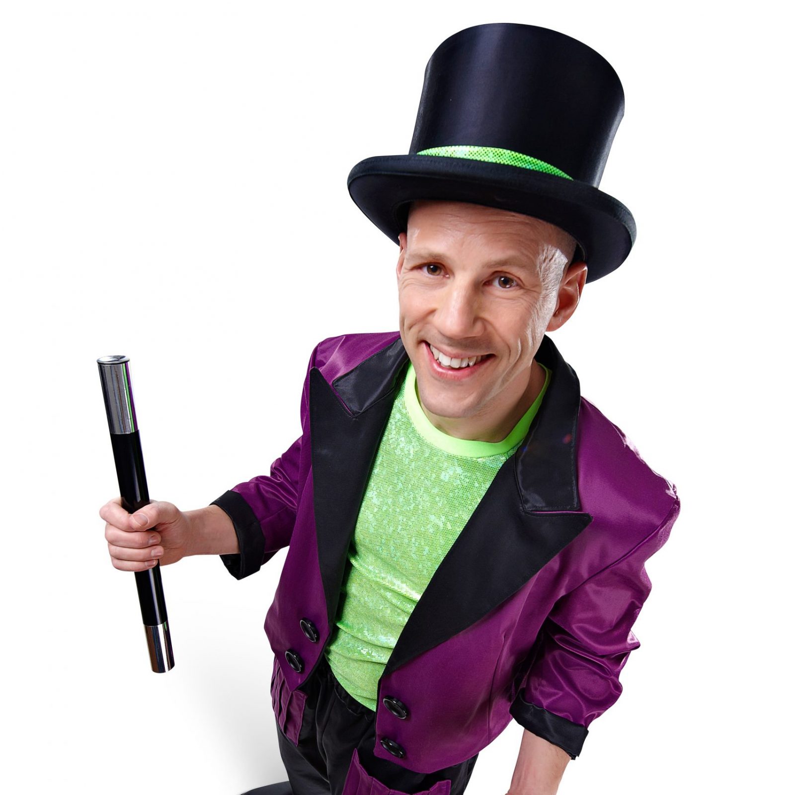 Tryllekunstneren Pingo med lilla jakke