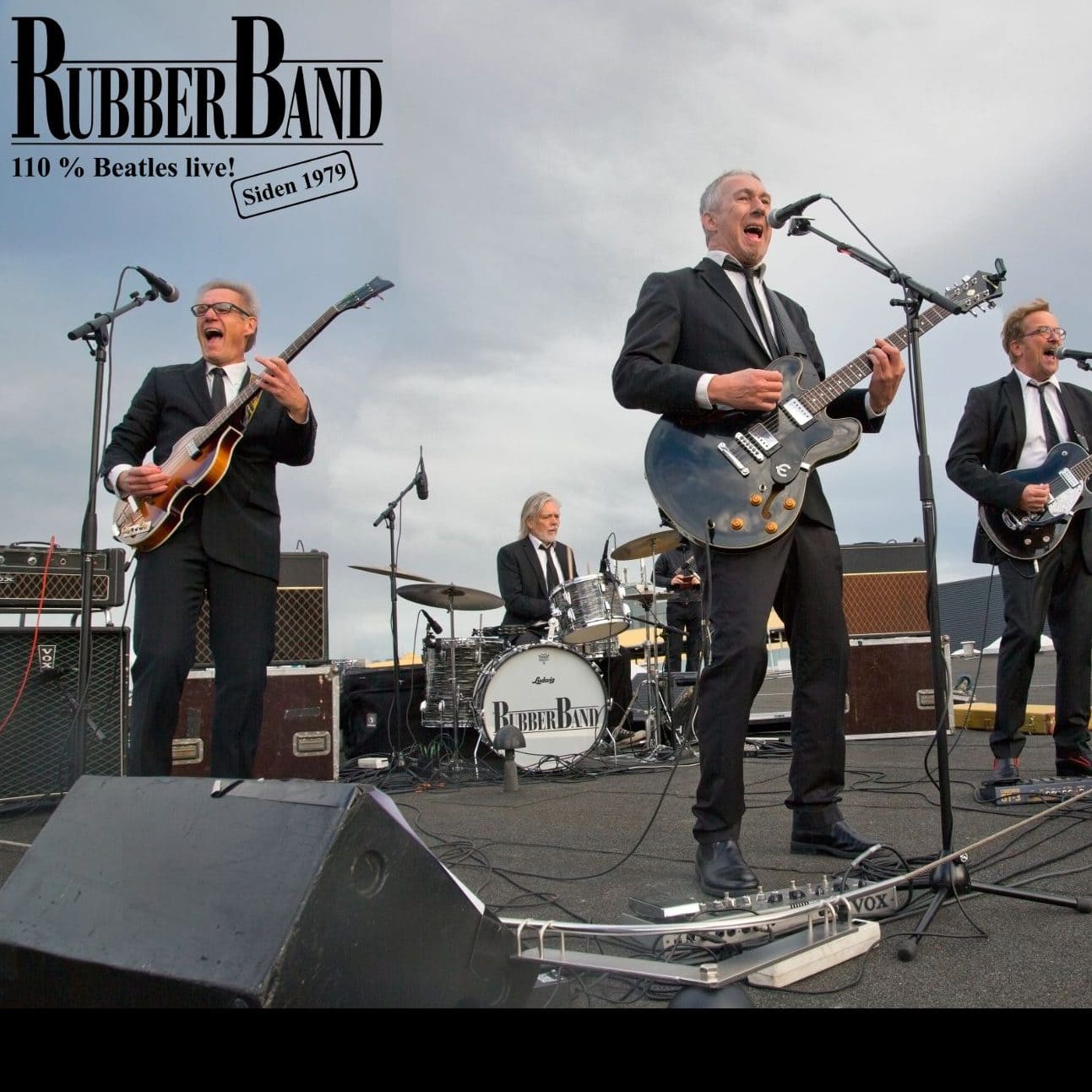 Rubber Band fire mand spiller musik