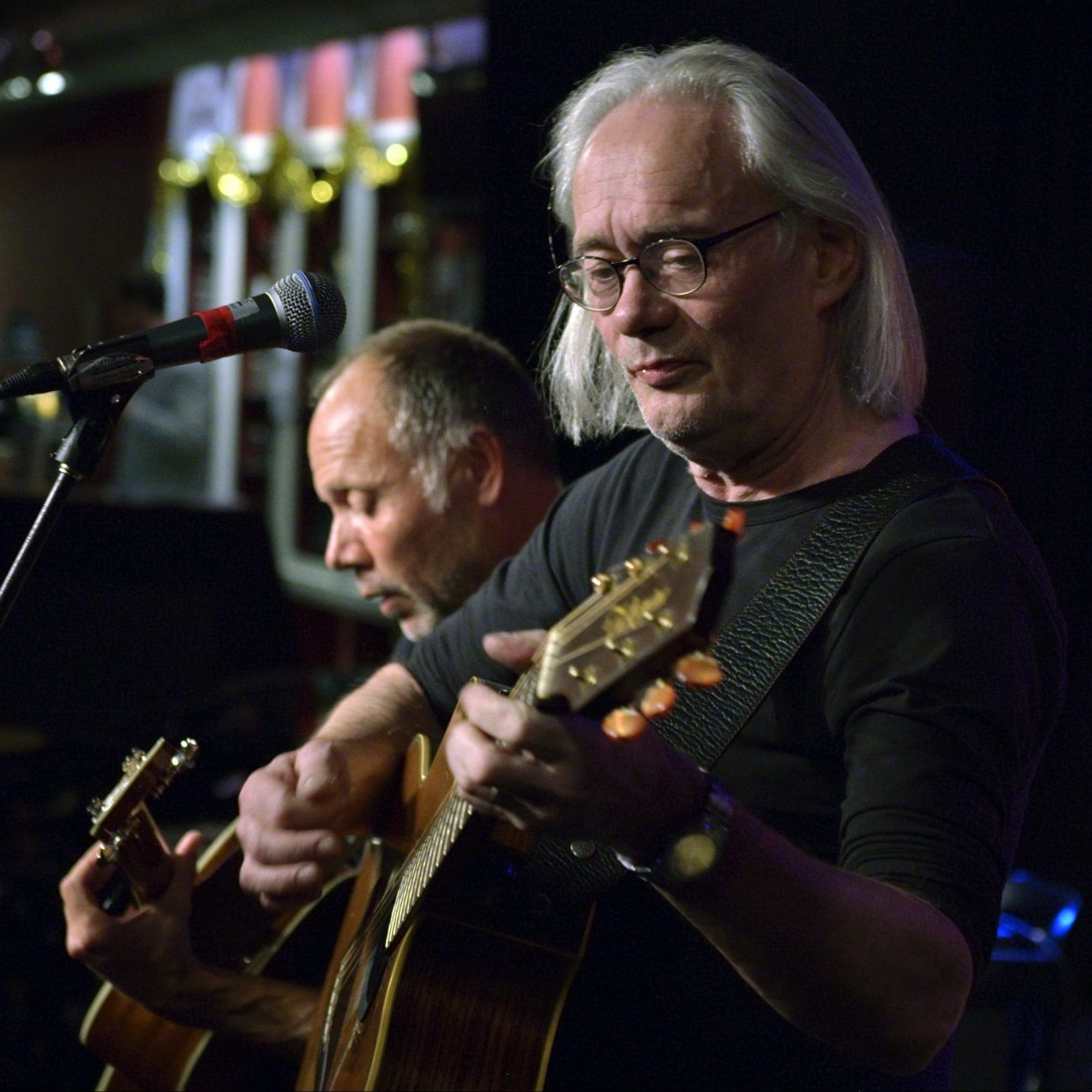 Wedgwood Duo to personer kigger ned