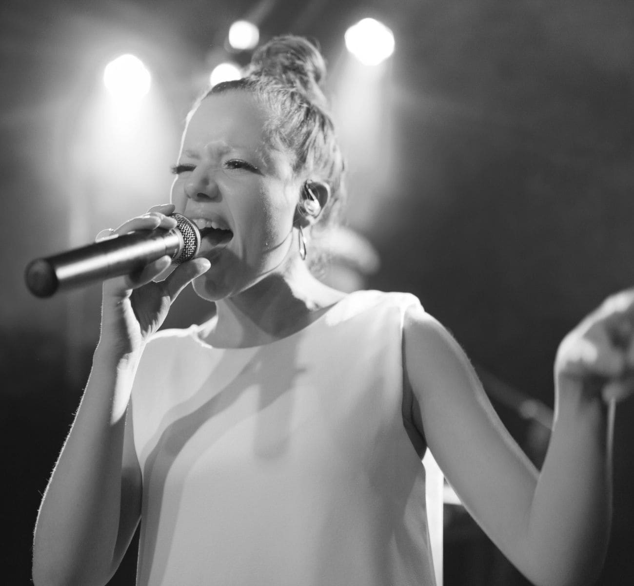 DJ Killers kvindelig sanger