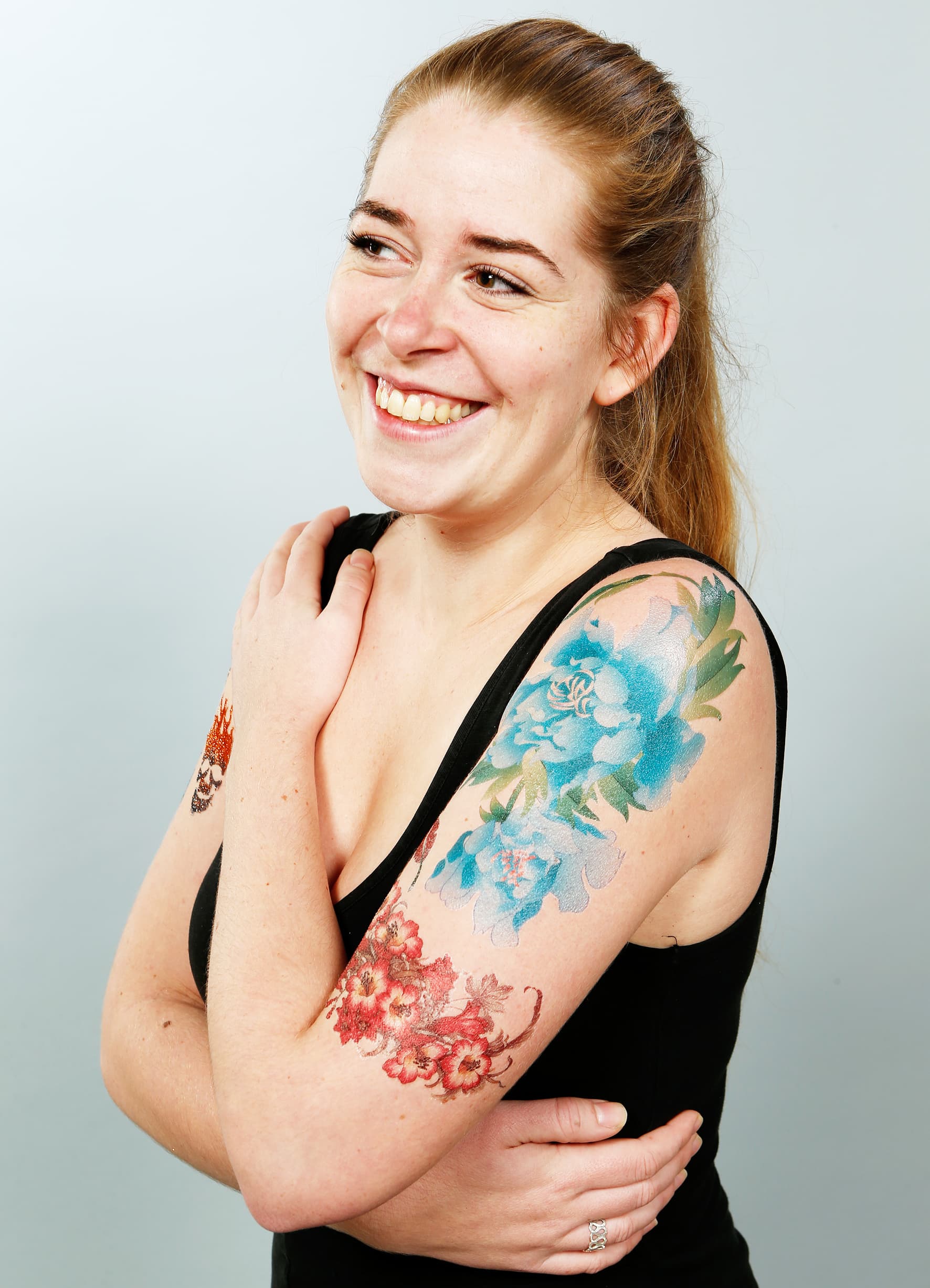 kvinde med tatoveringer