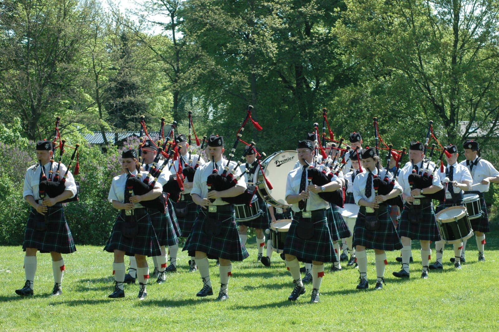 Book Aarhus Pipes and Drums på tlf 70 27 03 07
