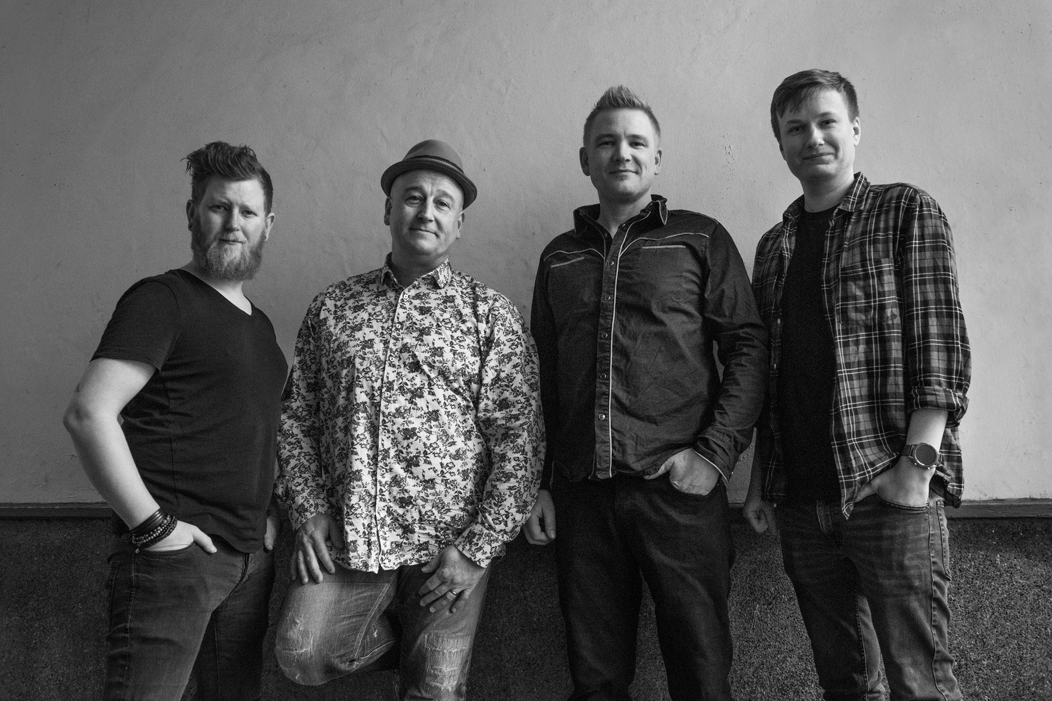 Karsten Mathiasen med band og hænder i lommer
