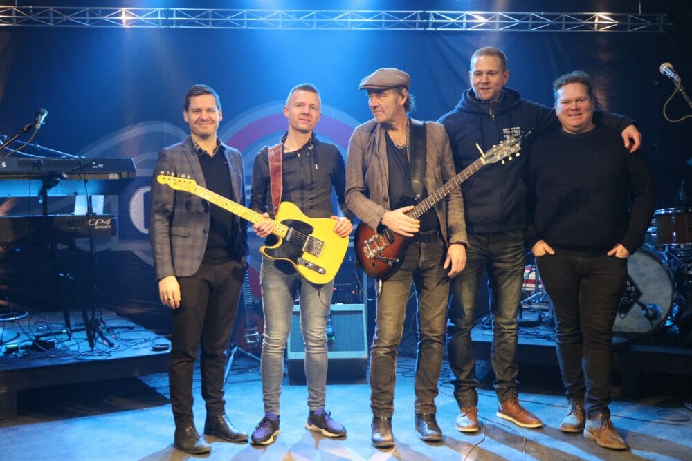 Ole Gas Band fuldt bandbillede blå baggrund