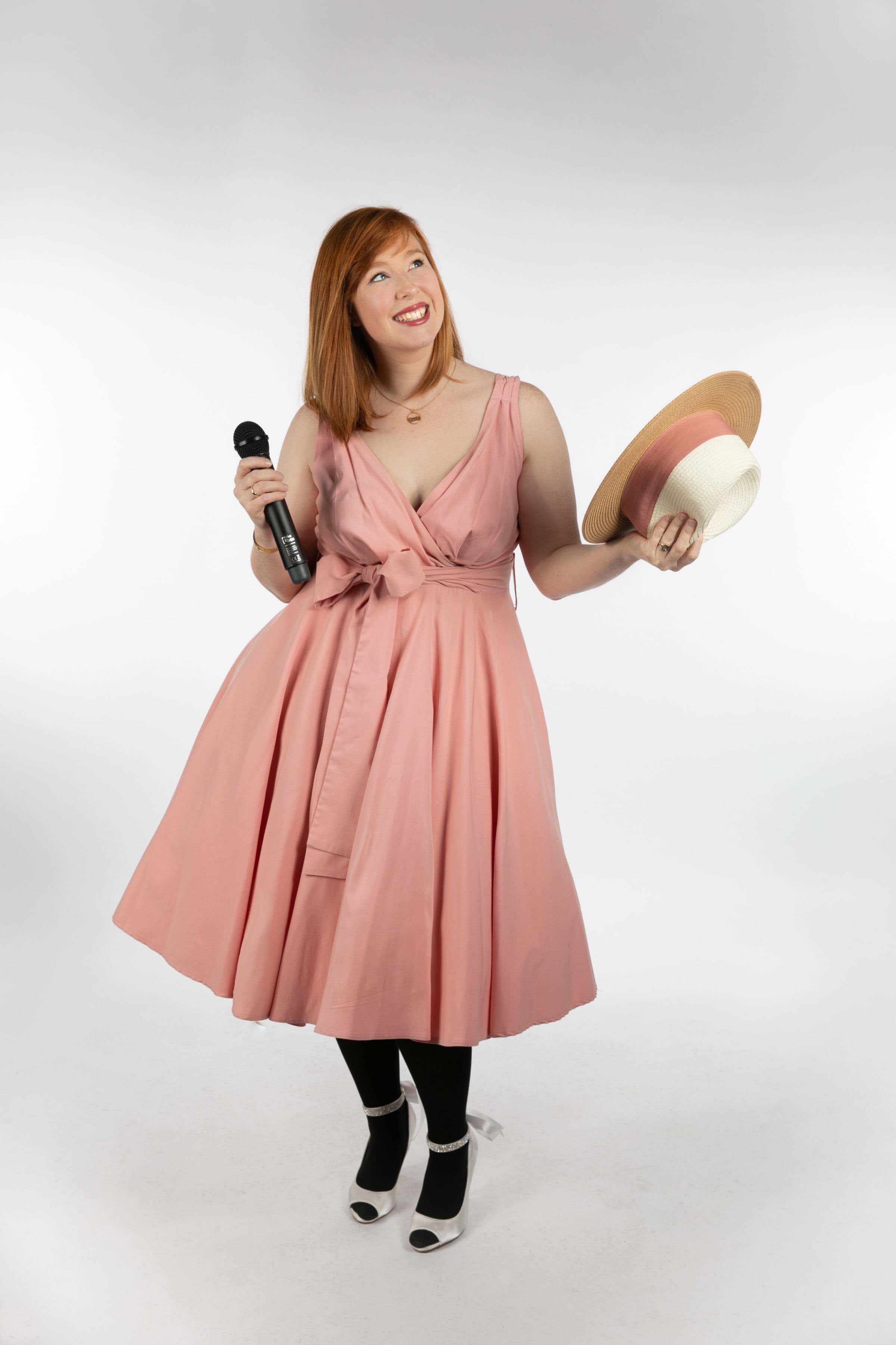 Christa med lyserød kjole