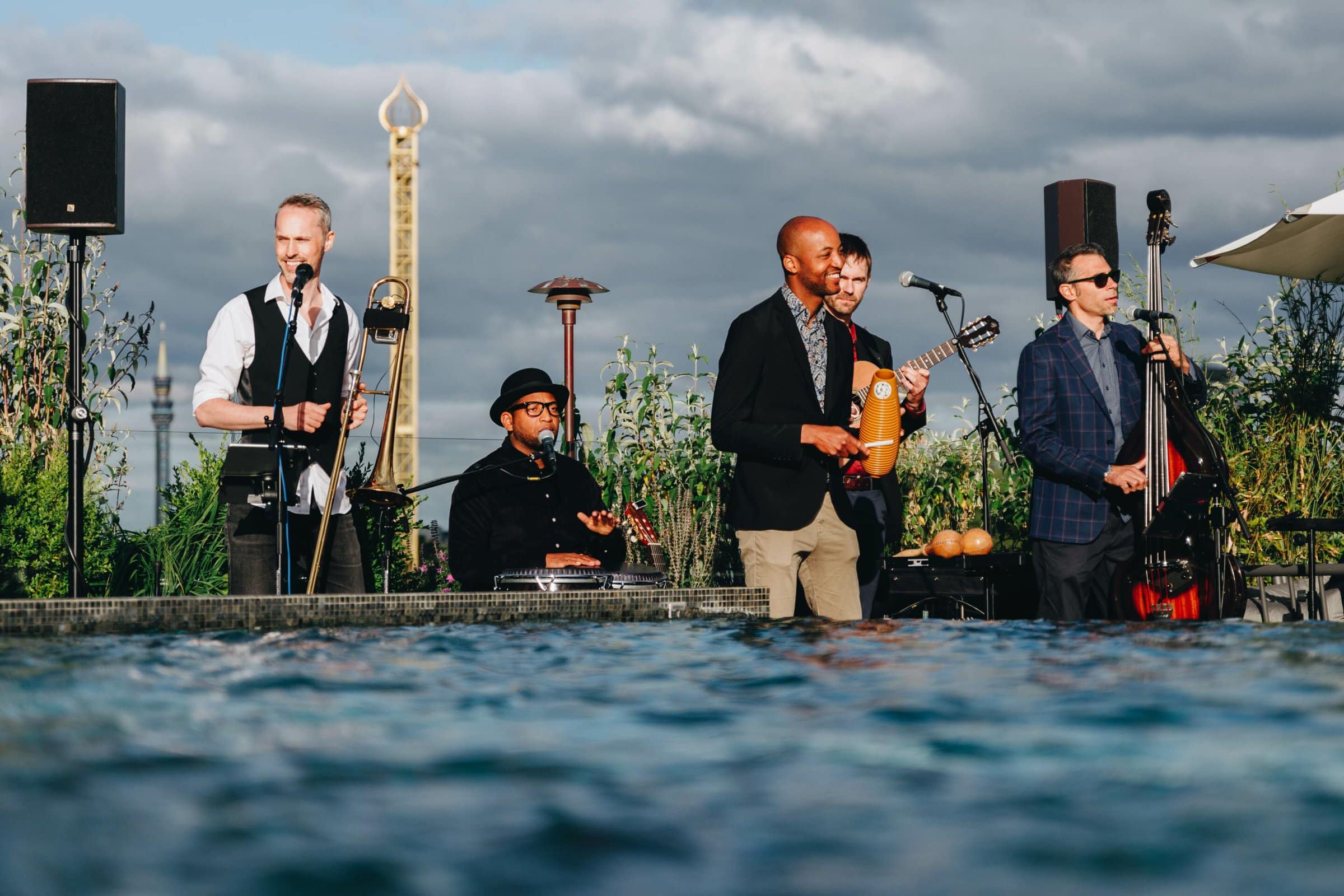 Cuba Vivo spiller udendørs