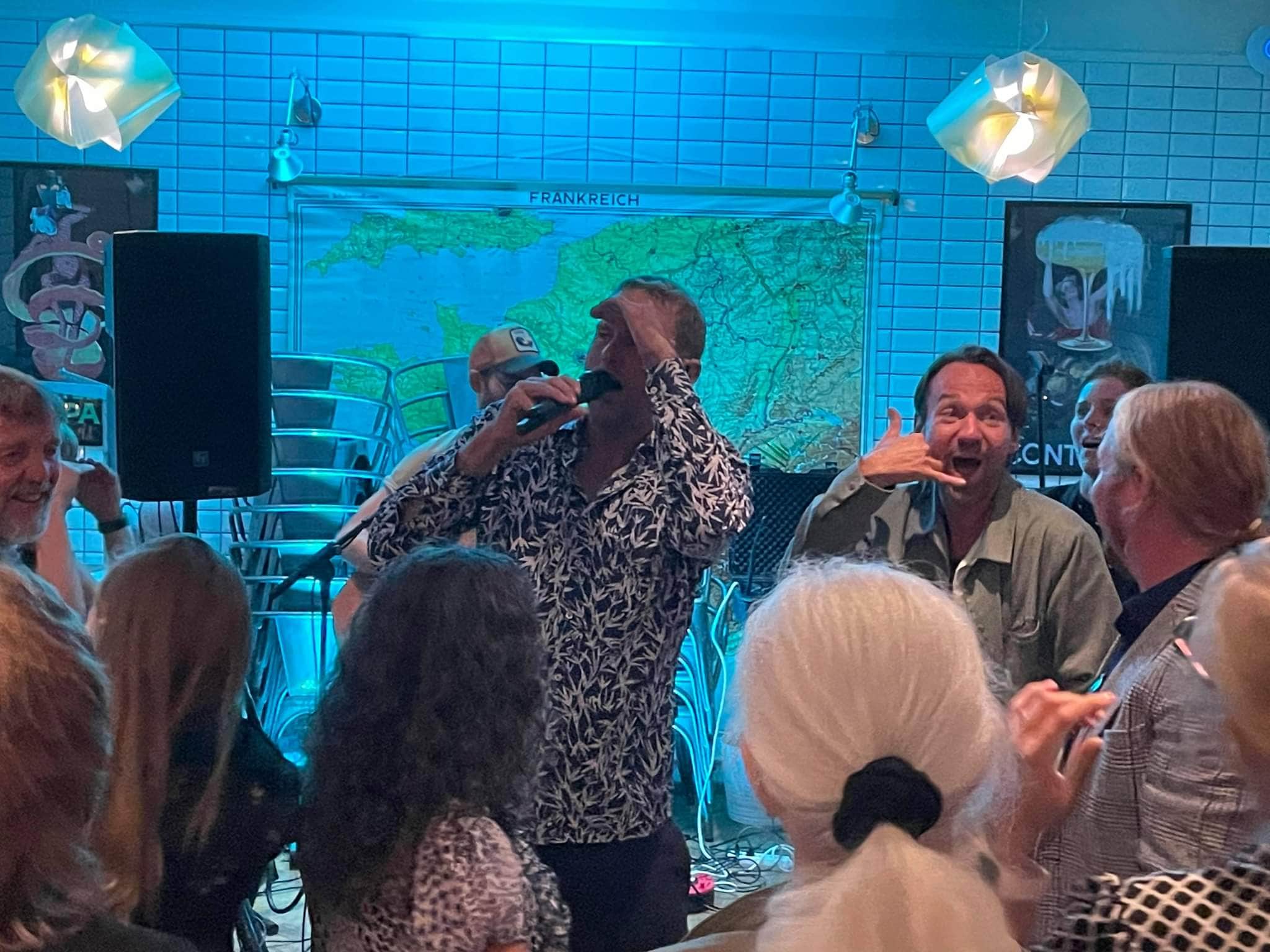 Hornshøj duo lyseblåt festlys